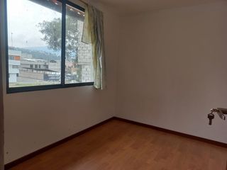 Foto 7 de Vendo casa de 128m2 en Carapungo -Puertas del Sol en las calles las Cumbre y  Galo Plaza Lasso