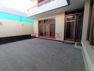 Foto 7 de VENDO CASA DE 2 PISOS + SOTANO Y AZOTEA URB. SAN ANDRES I ETAPA 300.65 M2 ID 1071605