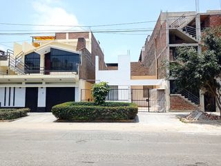 Vendo Casa en Av Pablo Casals Urb Mochica - Trujillo