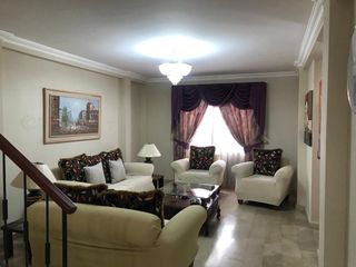 Foto 3 de Casa amoblada de alquiler en la Urbanización Villa Club, 3 dormitorios.