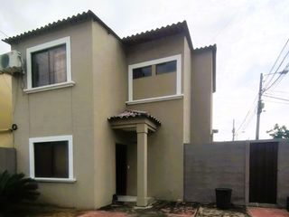 Foto 1 de VENTA DE CASA  DE 3 DORMITORIOS EN LA JOYA ETAPA DIAMANTE