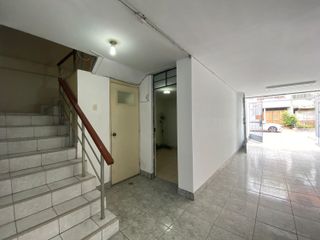 Venta de Casa de 3 Pisos en Ate - 250 m²