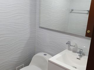 ARRIENDO APARTAMENTO EN BOGOTA -  CEDRO GOLF REMODELADO, EXCELENTE LUZ NATURAL