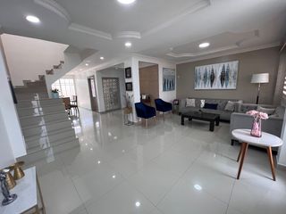 Foto 4 de VENTA CASA VIA A LA COSTA, KM 22. URB CIUDAD SATELITE LOS ANGELES