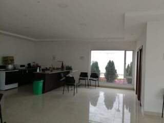 Foto 12 de VENTA EXCELENTE GALPON INDUSTRIAL NORTE DE QUITO, FACILIDAD DE MANEJO DE CONTENEDORES