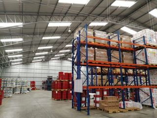 Foto 10 de VENTA EXCELENTE GALPON INDUSTRIAL NORTE DE QUITO, FACILIDAD DE MANEJO DE CONTENEDORES