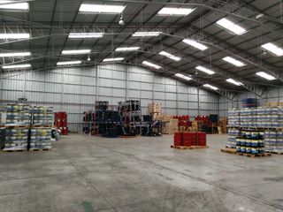 Foto 9 de VENTA EXCELENTE GALPON INDUSTRIAL NORTE DE QUITO, FACILIDAD DE MANEJO DE CONTENEDORES