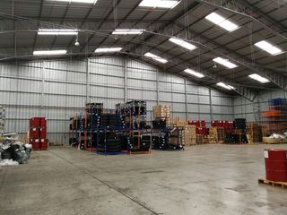 Foto 8 de VENTA EXCELENTE GALPON INDUSTRIAL NORTE DE QUITO, FACILIDAD DE MANEJO DE CONTENEDORES