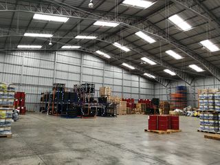 Foto 4 de VENTA EXCELENTE GALPON INDUSTRIAL NORTE DE QUITO, FACILIDAD DE MANEJO DE CONTENEDORES