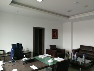 Foto 14 de VENTA EXCELENTE GALPON INDUSTRIAL NORTE DE QUITO, FACILIDAD DE MANEJO DE CONTENEDORES