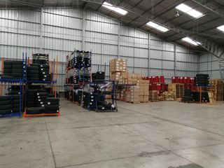 Foto 6 de VENTA EXCELENTE GALPON INDUSTRIAL NORTE DE QUITO, FACILIDAD DE MANEJO DE CONTENEDORES