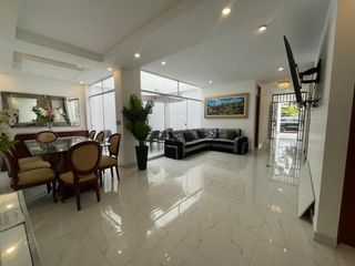 Foto 4 de SE ALQUILA CASA Y 4 MINIDEPAS EN EL MISMO INMUEBLE