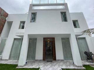 Foto 1 de SE ALQUILA CASA Y 4 MINIDEPAS EN EL MISMO INMUEBLE