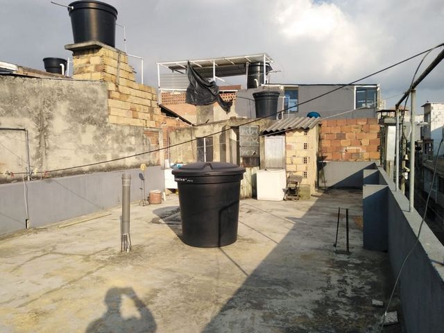 vende casa de 2 pisos en Urbanización La Trinitaria en San Isidro Bogota