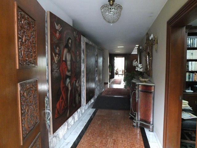HERMOSA CASA CON FINOS ACABADOS Y EXCELENTE VISTA EN LA MOLINA