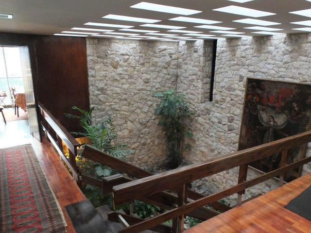 HERMOSA CASA CON FINOS ACABADOS Y EXCELENTE VISTA EN LA MOLINA