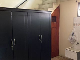 SE VENDE CASA DE 3 PISOS EN EL DEPARTAMENTAL CALI