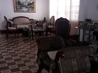Foto 3 de EN VENTA CONFORTABLE CASA PLANA EN SECTOR DE BELLAVISTA, CON AREA DE 340mts