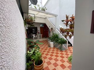 VENDO CASA ESQUINERA EN PERFECTO ESTADO BARRIO LA AURORA BUCARAMANGA