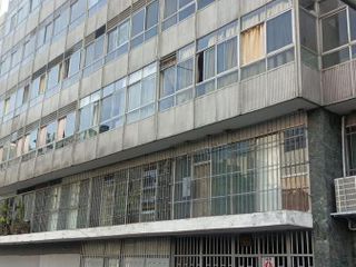 Oficina en Venta en el Centro de Lima: Espacio Estratégico con Encanto Colonial