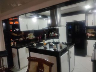 Foto 33 de SE VENDE EXCELENTE CASA EN MODELIA , 5ALCOBAS FRENTE A PARQUE