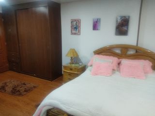 Foto 4 de SE VENDE EXCELENTE CASA EN MODELIA , 5ALCOBAS FRENTE A PARQUE