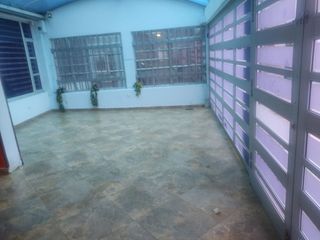 Foto 22 de SE VENDE EXCELENTE CASA EN MODELIA , 5ALCOBAS FRENTE A PARQUE