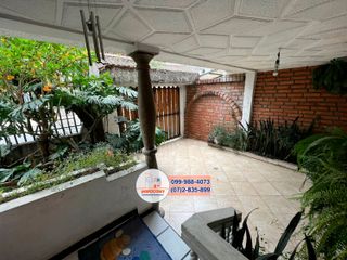 Hermosa casa rentera de venta, en zona comercial Sector Totoracocha C1225