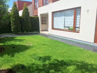 CASA EN VENTA-EXCLUSIVA URBANIZACIÓN EN NAYÓN