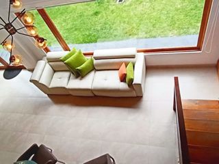 CASA EN VENTA-EXCLUSIVA URBANIZACIÓN EN NAYÓN