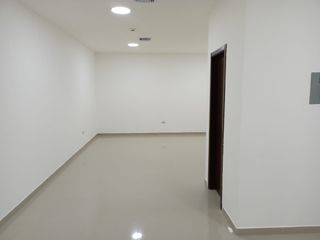 Foto 6 de Oficina de venta en el Edificio Villa Club, Urb. Villa Club, La Aurora.