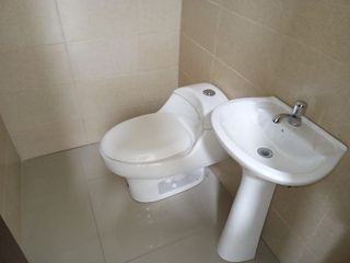 Foto 8 de Oficina de venta en el Edificio Villa Club, Urb. Villa Club, La Aurora.