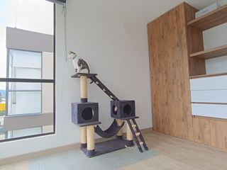 Arriendo de Moderno Apartamento en Cajicá: 75 m² con Piscina y Ascensor en Conjunto Cerrado