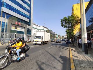 Foto 9 de SE ALQUILA LOCAL / OFICINA / ALMACÉN