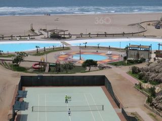 Foto 15 de Amplia Casa 3 Pisos con Piscina Frente Playa La Honda