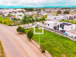 Foto 11 de Terreno Comercial En Venta Estratégico Para Tu Negocio en Entrada de Machala