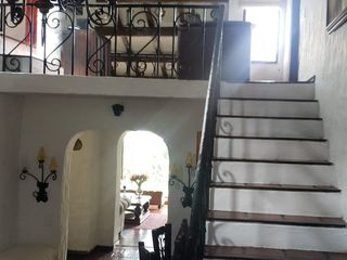 Vendo casa para vivienda y/o oficina, Ubicada en Barrio Calatrava totalmente remodelada