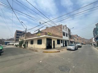 Vendo Casa en esquina y frente a parque en San Martín de Porres - SMP