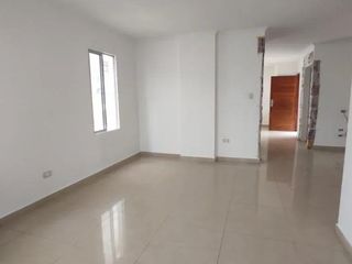 Casa en arriendo en Villa Santos.