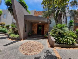 Venta Casa Cumbayá - Lumbisí, Urb. Santa Elena, Contrucción 488 m², T - 405 M²,$400.000