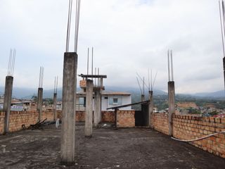 Foto 5 de Para Inversores: Edificio de tres pisos a una cuadra de la plaza de Tarapoto. Zona de alto tránsito comercial y peatonal.