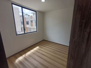 Hermosa Casa POR ESTRENAR, de 128 m2 con 3 Dormitorios, en Conjunto Cerrado.