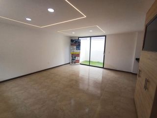 Hermosa Casa POR ESTRENAR, de 128 m2 con 3 Dormitorios, en Conjunto Cerrado.