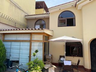 Foto 2 de !!! MAJESTUOSA Y MODERNA CASA PARCIALMENTE REMODELADA CON FINOS ACABADOS !!!.