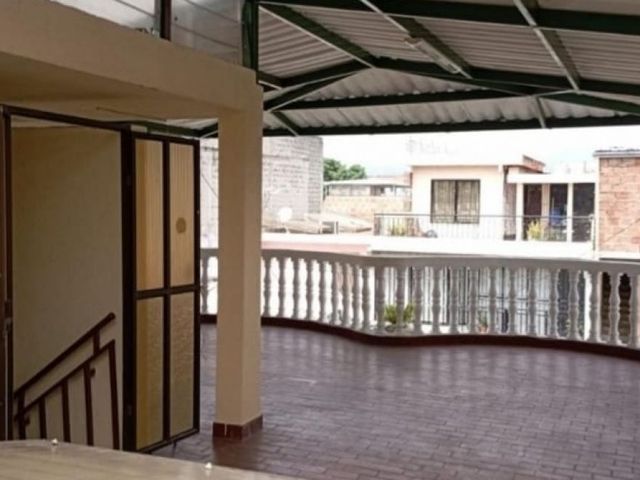 vende casa bifamiliar en el barrio Palmares de Guadalupe