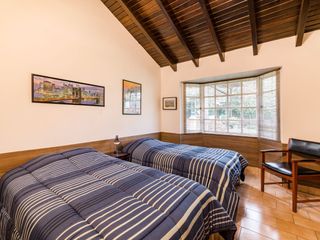 CASA EN LA PLANICIE CON JARDIN, TERRAZA Y PISICINA CERCA AL COLEGIO VILLA MARIA