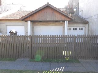 Foto 2 de Casa 4 ambientes con cochera en venta en Constitución