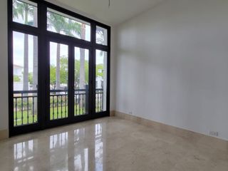 VENDO LUJOSO DEPARTAMENTO PLAZA LAGOS SAMBORONDON