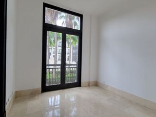 VENDO LUJOSO DEPARTAMENTO PLAZA LAGOS SAMBORONDON