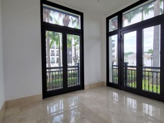 VENDO LUJOSO DEPARTAMENTO PLAZA LAGOS SAMBORONDON